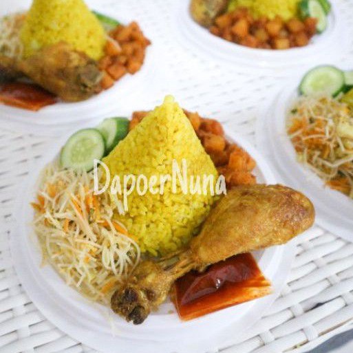 

Tumpeng mini Nasi Kuning Halal Higienis Murah FREE STIKER LABEL