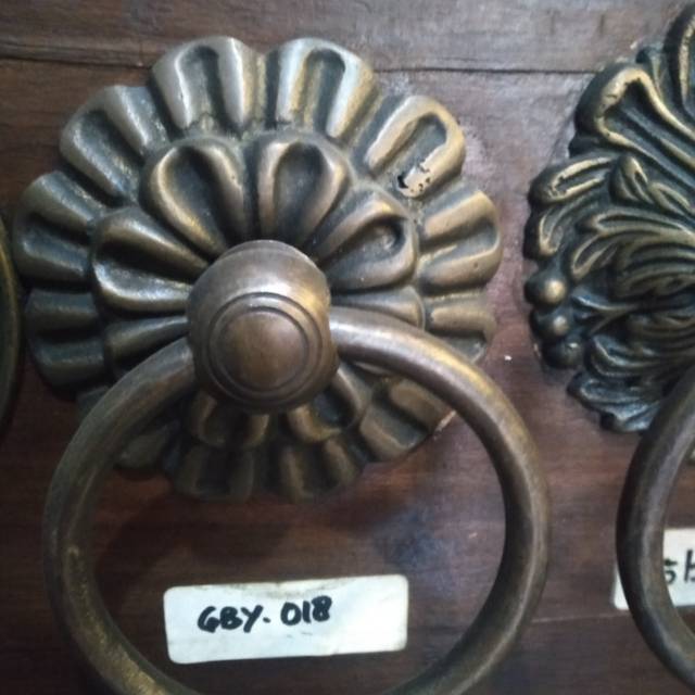 Handle Pintu / Tarikan Pintu Rumah Gebyok Kuningan Antik 018