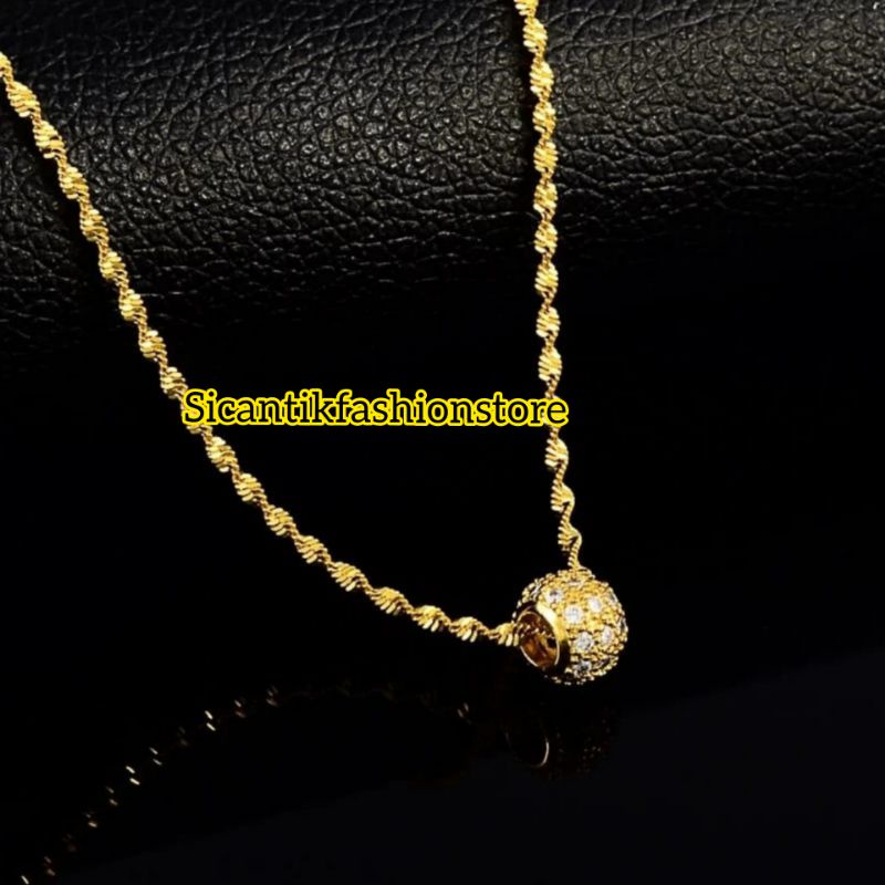 Kalung Titanium Liontin Bola kristal Fashion Wanita Terlaris Anti Karat Tidak Luntur Kalung Gold Wanita Liontin Bulat