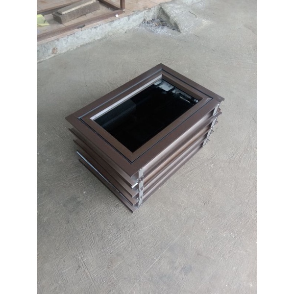 jendela aluminium 30x50 sirkulasi udara,kamar mandi kamar tidur ,ventilasi lubang angin,free palet