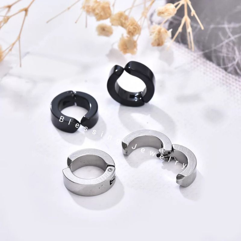 Satu Pasang Anting Jepit Titanium Pria dan Wanita