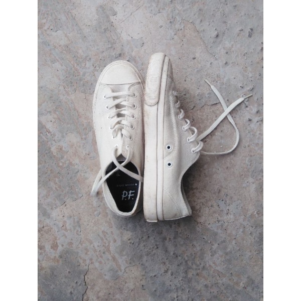 Pf flyers center low full white size 43