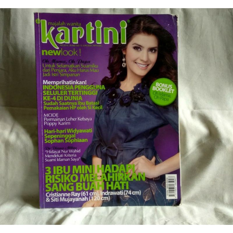 Majalah Kartini 2008 Carissa Putri Mode Permainan Leher  Kebaya