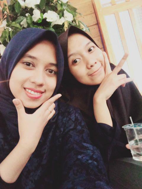 Bedcover Aloha Uk. King (180x200)cm & Uk. Queen (160x200)cm Motif Bunga Nuansa Merah Pink Ungu