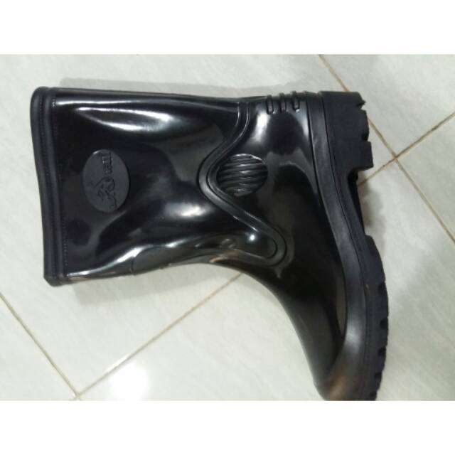 Sepatu boots karet steffi boot hitam pendek