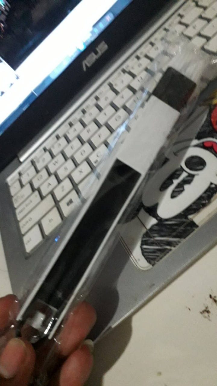 Sikat Pembersih Sudut Dinding Multifungsi