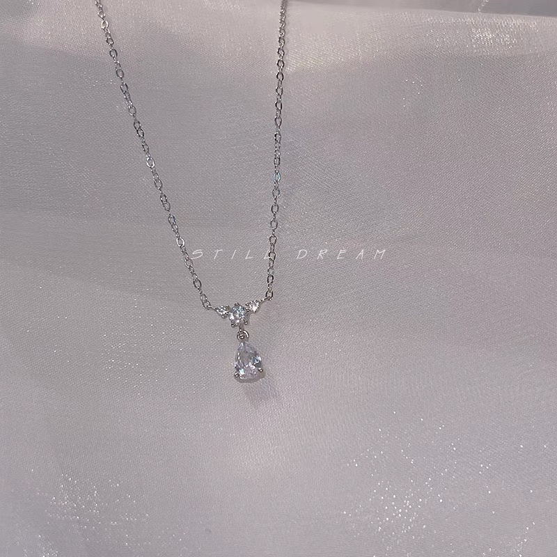 YEEZII Kalung Rantai Choker Liontin Kristal Berlian Bentuk Tetesan Air Warna Silver Untuk Wanita