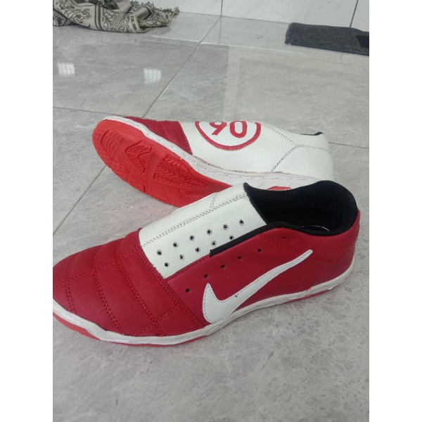 sepatu futsal asli kulit sudah jahit sol