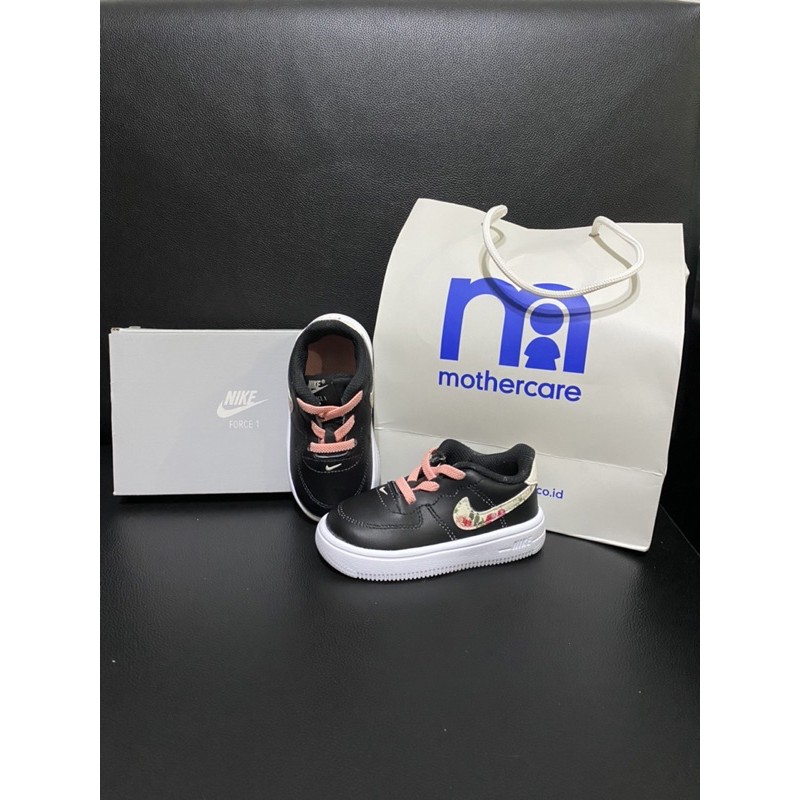 Preloved Sepatu Anak Perempuan Nike Force 1 Original Size 6C / 22 Very Good Condition Lengkap Dus