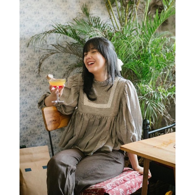 (FLORELUV) ALIKA BLOUSE BY LEVIORA