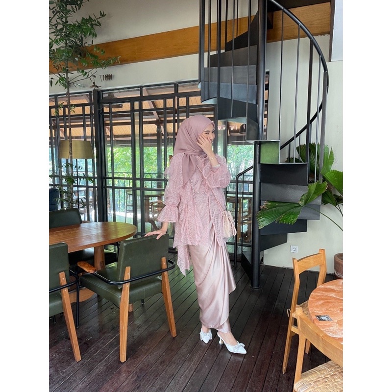 (SEWA KEBAYA WISUDA LAMARAN FULLSET) Primrose Mellow Rose by Jaleela.id (Longsleeve/Tanktop) |*Baca 