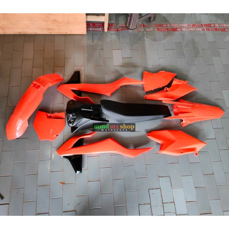 Body set ktm 250 2017 body full set  ktm250 2017 lengkap jok dan tangki ktm 250