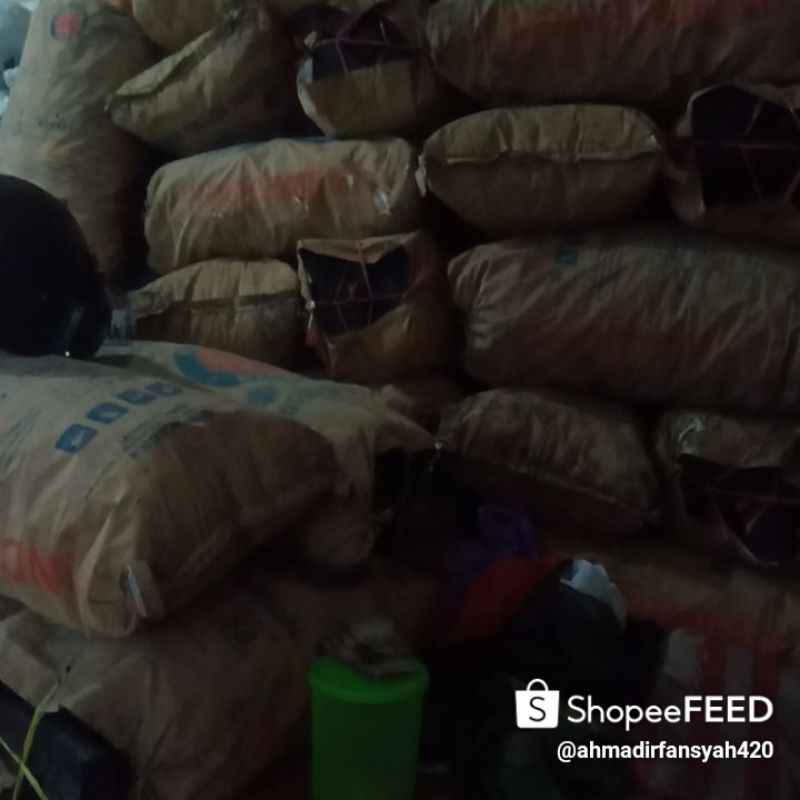 

menjual berbagai jenis arang untuk keperluan warung makan dan lain²