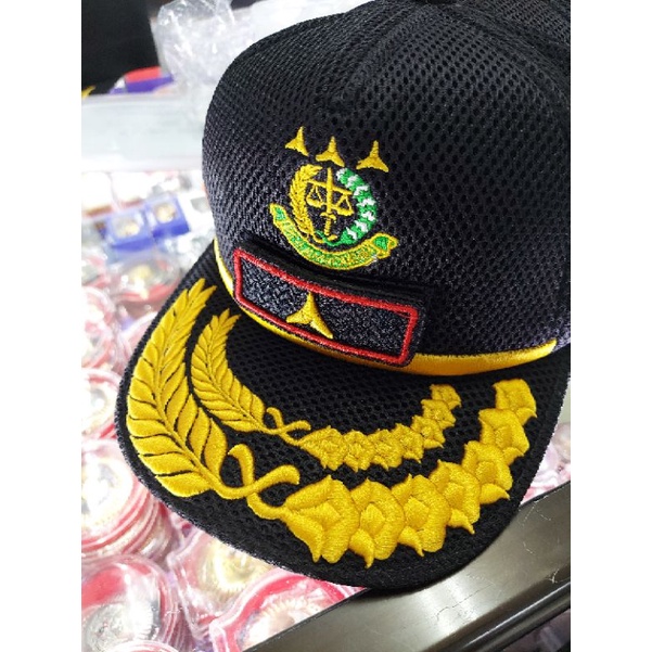 TOPI KEJAKSAAN DAN PANGKATNYA