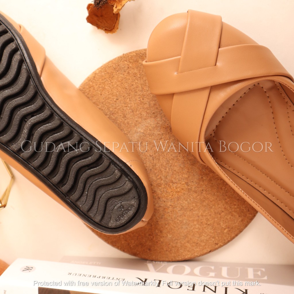 Gratica Sepatu Wanita Flat Shoes Silang Bulat B07 SB