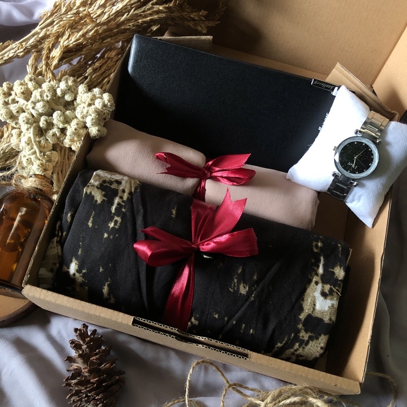 Hampers Giftbox gamis/dres rayon kado ultah ibulcewe  annyversari, valentine