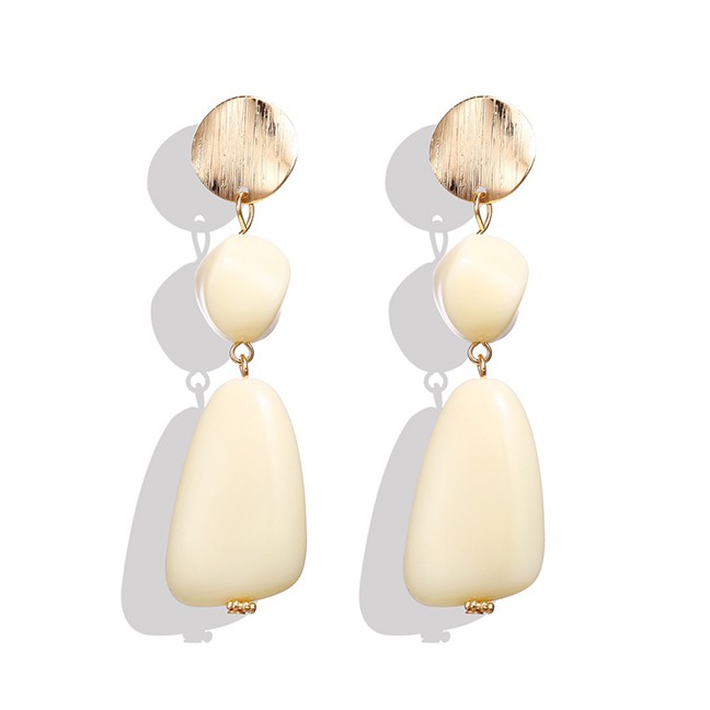 LRC Anting Tusuk Fashion White Resin Sequins Irregular Earrings F7691X