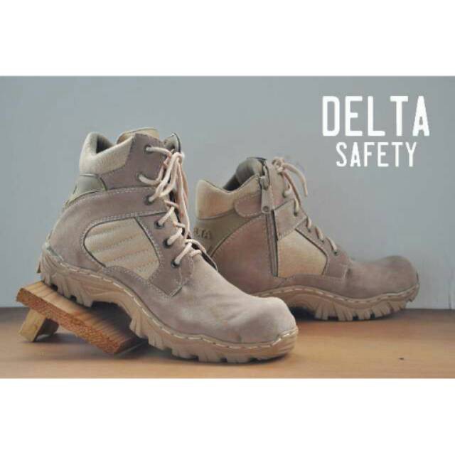 Sepatu boots pria  delta safety cream