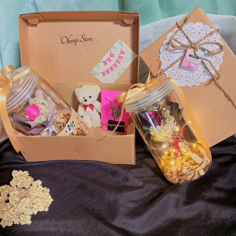 

HAMPERS BUKET MIKA TABUNG/BOUQUET CYLINDER/TUBE/MINI BOUQUET DRIED FLOWER/MINI BUKET/BUKET EDELWEISS/KADO WISUDA/PERNIKAHAN/ULANG TAHUN/ANNIVERSARY/KADO CEWEK/SOUVENIR