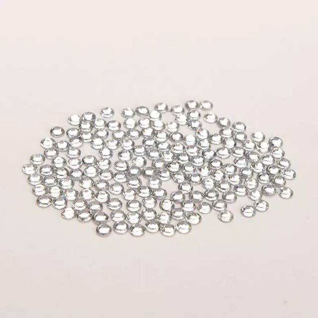 

150pcs Gems white 4mm