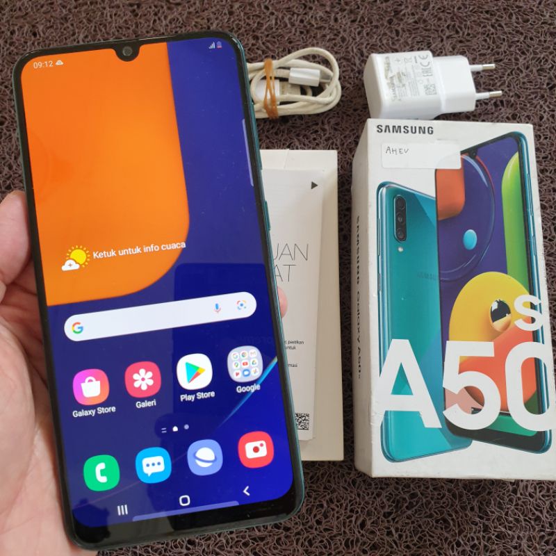 Samsung Galaxy A50s 4/64 mulus istimewah bergaransi