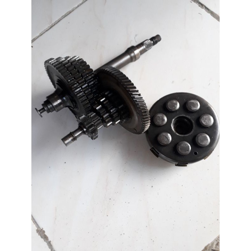 Jual gearbox gir set vespa excel original copotan Shopee Indonesia