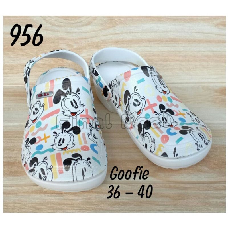 Sandal Baim Motif Kartun Printing, Sandal Kodok Model Crocs BTS Pria Wanita 956 36-40 Sandal Medis Labs, Sandal Hotel, Sandal Rumah