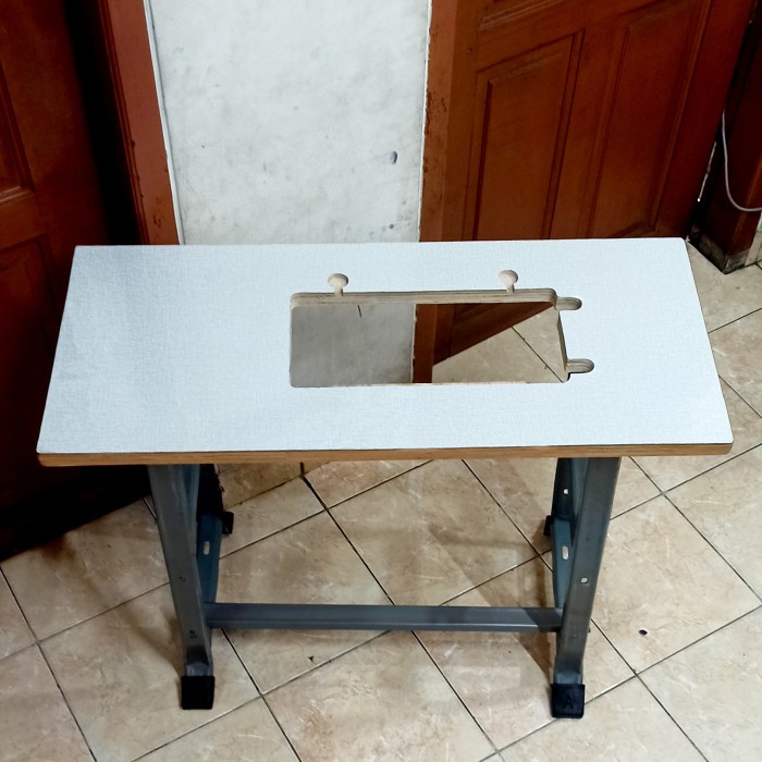 MEJA DAN KAKI H MESIN JAHIT KECIL BUTTERFLY