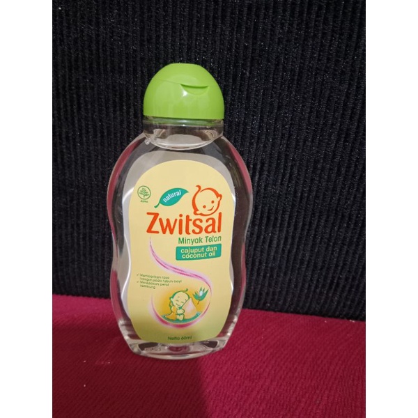 Zwitsal minyak telon Cojuput dan coconut 60 ml