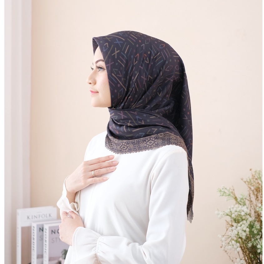 Mevrouw Hijab SAFI 110x110 Ultrafine Lasercut-SAFI Brown