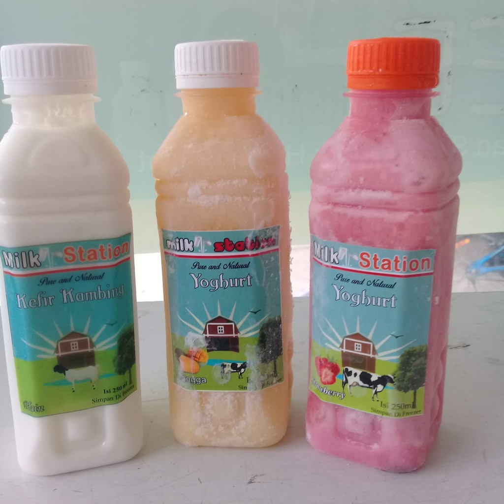 

Yogurt Sapi Buah asli Strawberry 250 ml