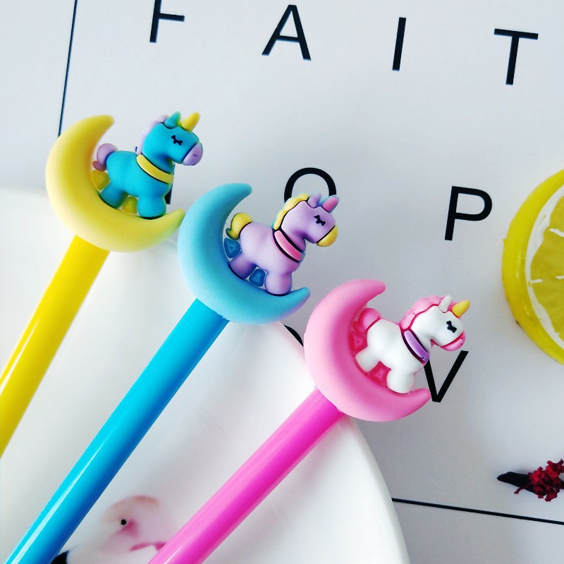 

Selusin Pulpen Poni Bulan