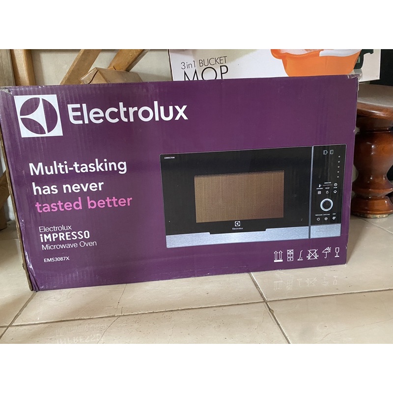 Microwave Oven Electrolux EMS3087X