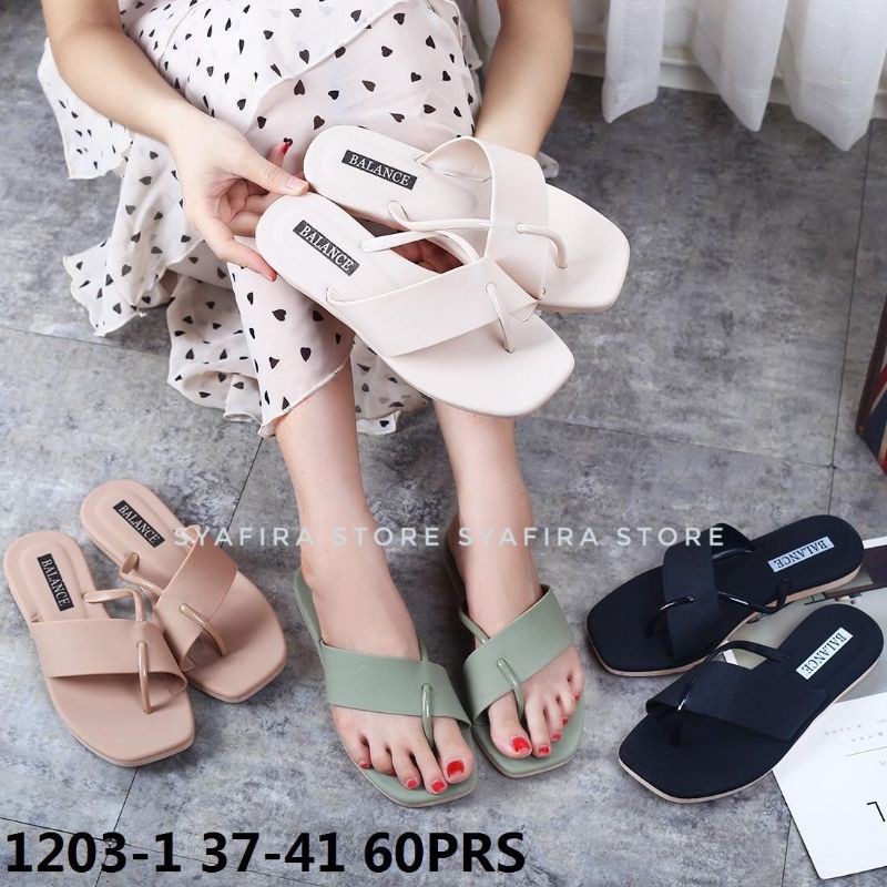 gambar sandal balance