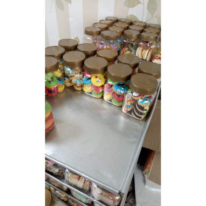 

KUKIS KARAKTER 100GRAM