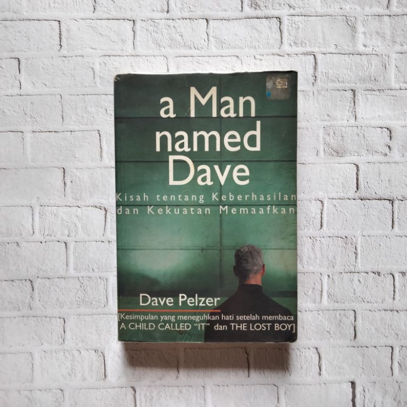 [preloved novel] a man names dave by david pelzer