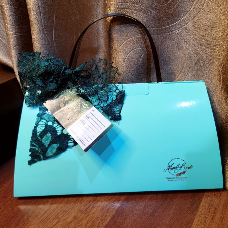 

nastar Premium / hampers Lebaran Idul Fitri / hampers Lebaran lapis legit prunes