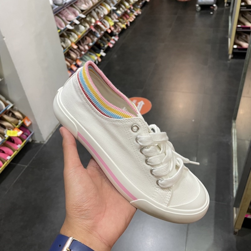 Jada Sneakers Woman - American Eagle Harga Normal 429.000