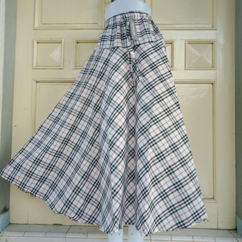 (BISA COD)ROK PAYUNG/ROK KATUN LEBAR/MOTIF BURBERRY-Putih