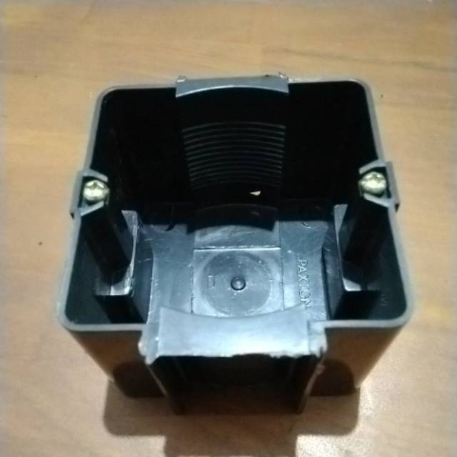 IB Dust Mangkok tanam saklar