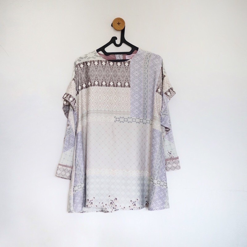 PL PRELOVED kinali top ria miranda