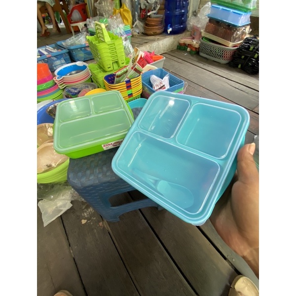 Lunch box tempat bekal