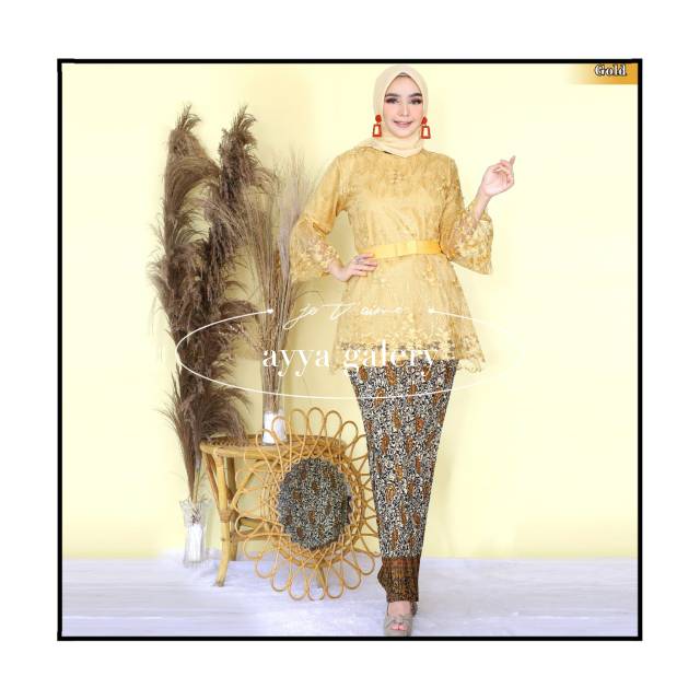 REALPICT KEBAYA WISUDA LENGAN BALON