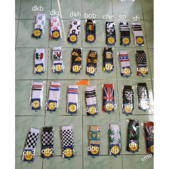  Kaos  kaki  skate motif donat catur  england pisang ayam dll 