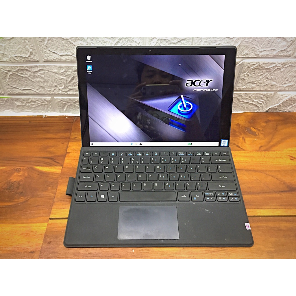 Acer Switch Alpha Touchscreen| Core i5-6200u - SSD 256 GB Mulus Normal