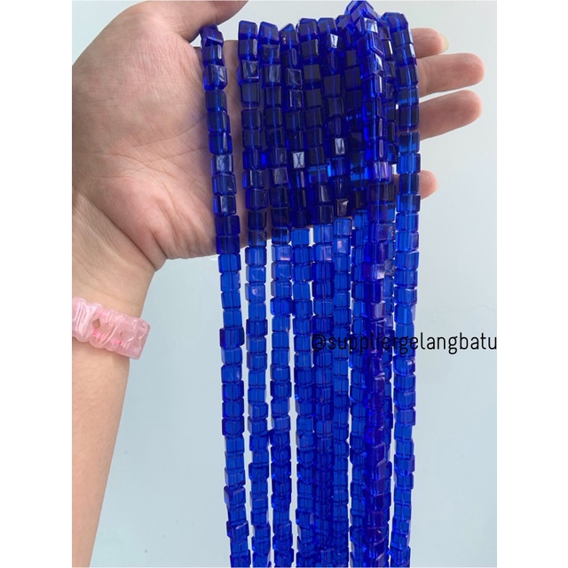 kristal Ceko kotak 8 x 8mm DARK BLUE QUARTZ crystal biru dongker manik bahan kalung gelang anting strap mask kerajinan tangan craft citayam fashion week etink vintage elegan bali manik crystal