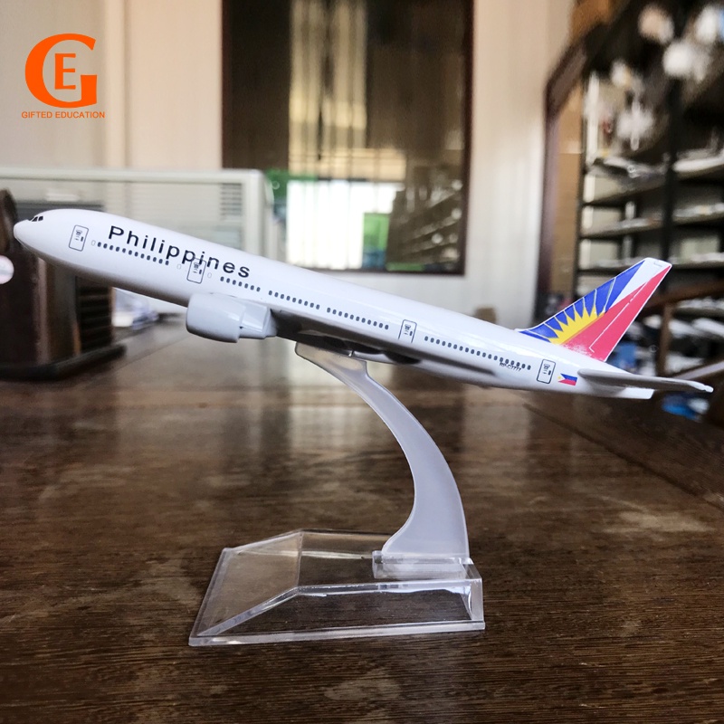 Mainan Model Pesawat Terbang Philippine Airlines Boeing 777 Bahan Alloy Diecast B777 Ukuran 16CM Dengan Stand Display