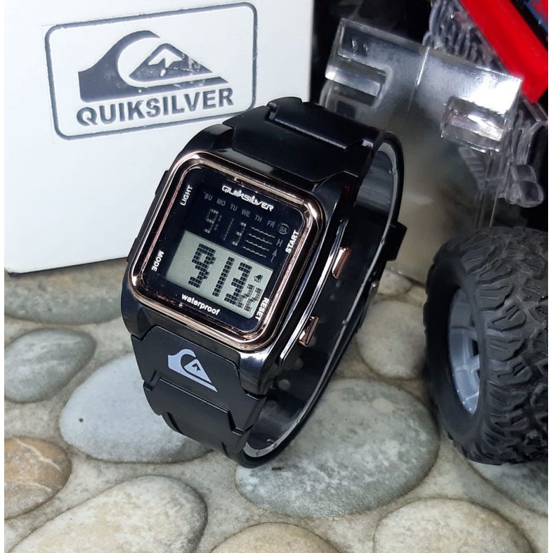 Jam tangan digital QUIKSILVER kotak