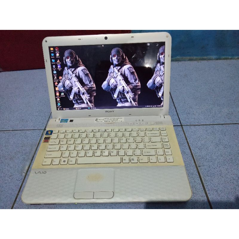 Laptop mulus core i3