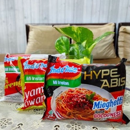 

Indomie Mie Instan ayam bawang, goreng,, bolognese dan rendang